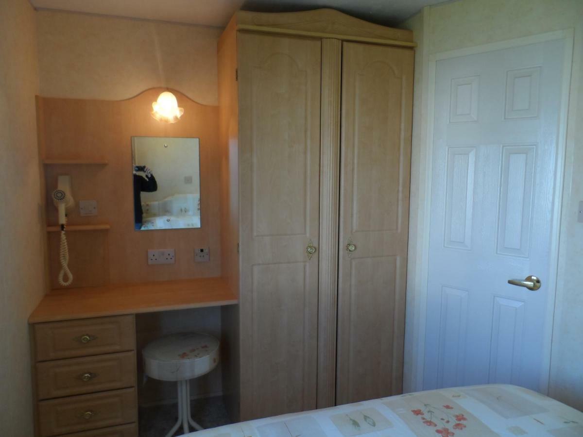 Luxury Mobile Home Near Perranporth Situated On A Quiet Farm Truro Exterior photo