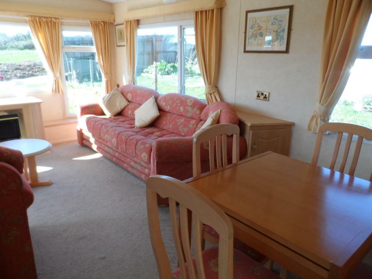 Luxury Mobile Home Near Perranporth Situated On A Quiet Farm Truro Exterior photo